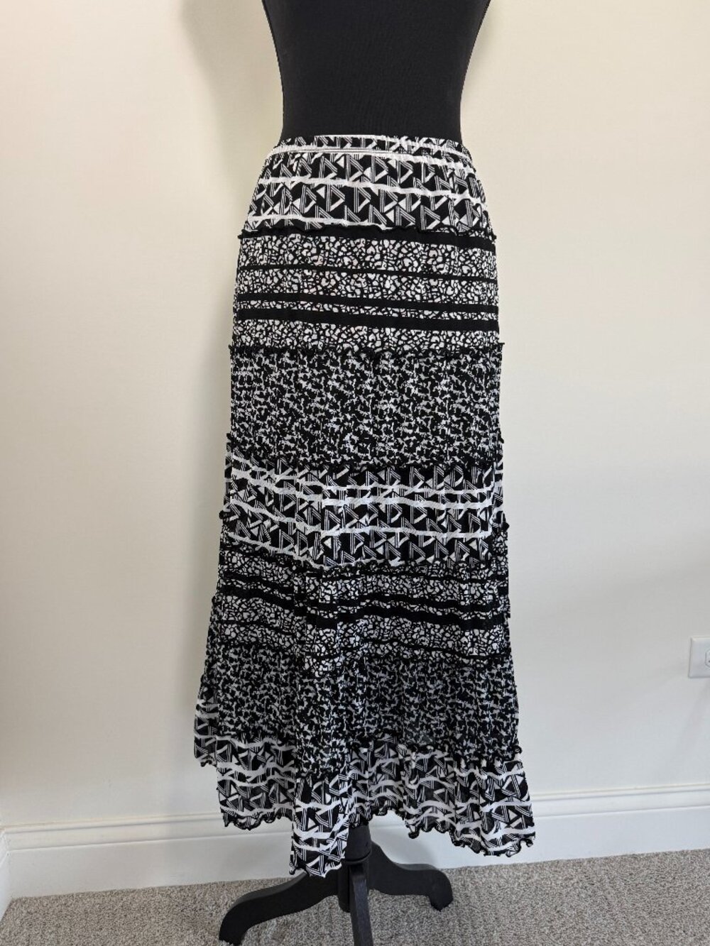 JM Collection Black‎ White Tiered Midi Skirt Boho Print Small